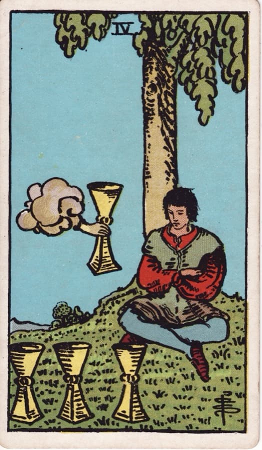 カップの4（Four of Cups）